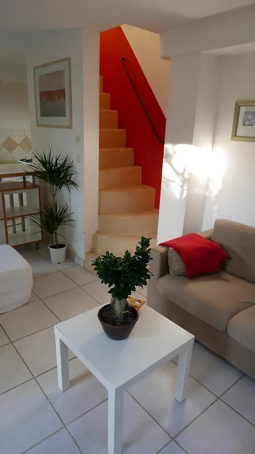 Sous Le Tilleul Cassis 0*,